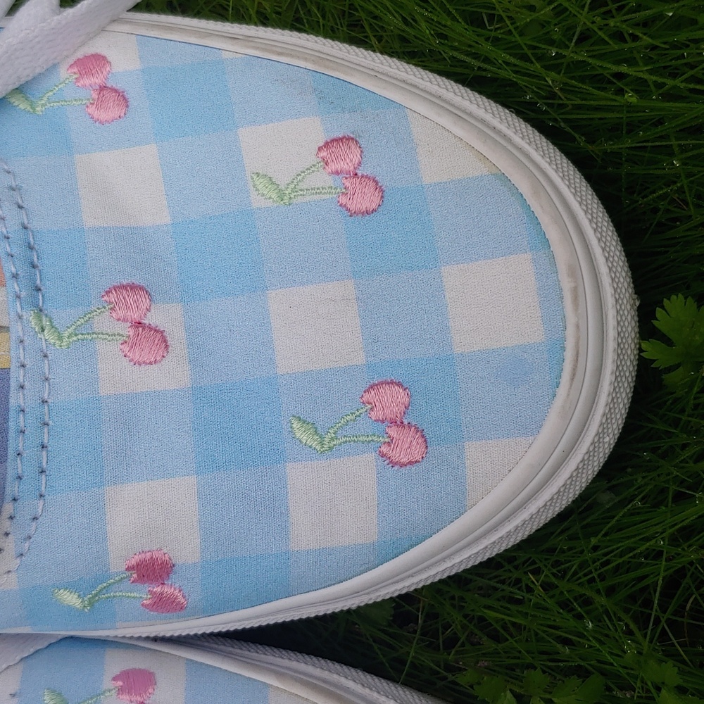 Like New Vans Gingham Embroidered Cherry, Women 12, Men 10.5 - Picture 4 of 11